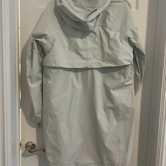Lululemon Rain coat size 10 - Picture 7 of 11